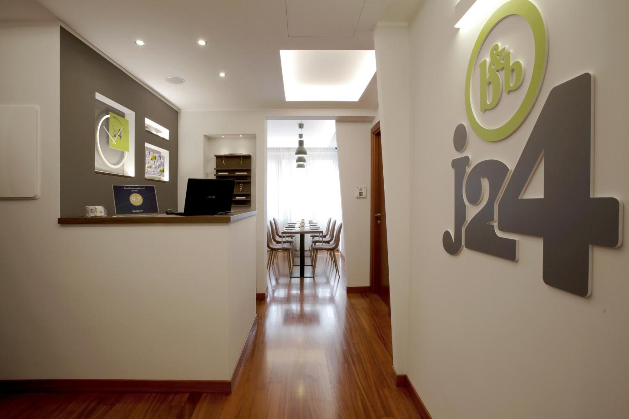 Acomodação com café da manhã  J24
